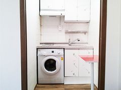 Large room, individual cooking and laundry fa 1th image