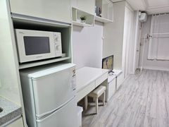 Comfortable Room A (3-Minute Walk from Jochiw 5th image