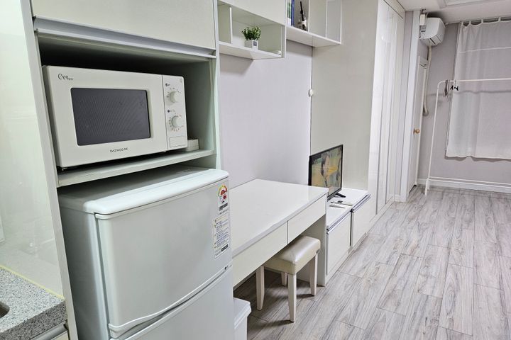 Comfortable Room A (3-Minute Walk from Jochiw 5th image