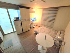 Hospital internship, travel, 1 minute from th 6th image