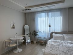 Studio apartment near Seomyeon-Bujeon Station 1th image