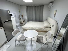 Seoul Station! Fully furnished 0th image