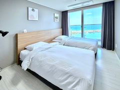 Full ocean view apartment-style accommodation 6th image