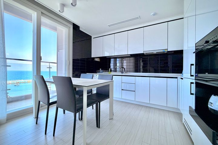 Full ocean view apartment-style accommodation 1th image