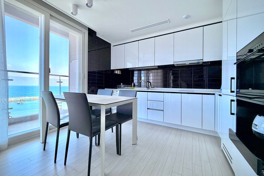 풀오션뷰 아파트형 숙소 1번째 이미지