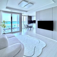 Full ocean view apartment-style accommodation Unit Image