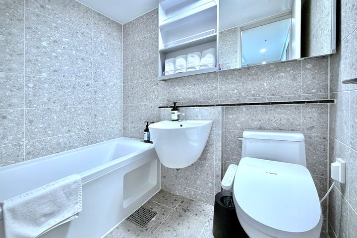 Full ocean view apartment-style accommodation 10th image