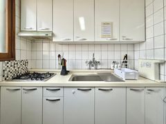 4-Room Unit, 4-Minute Walk from Ewha Womans U 4th image