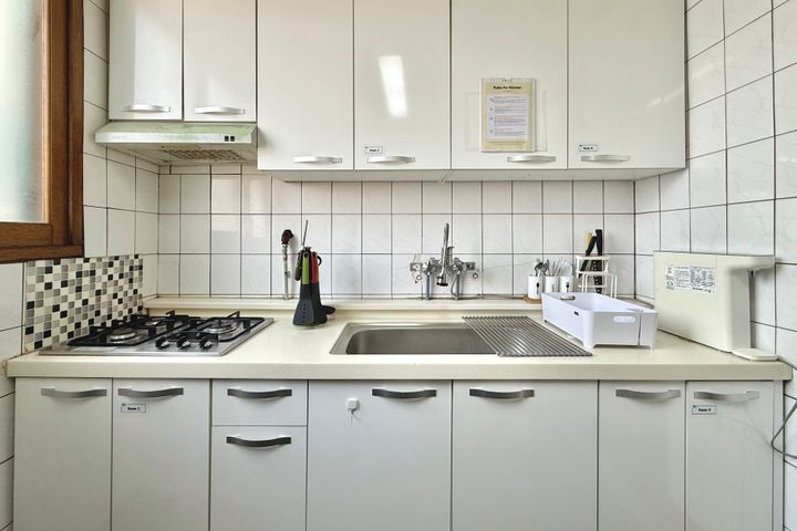 4-Room Unit, 4-Minute Walk from Ewha Womans U 4th image