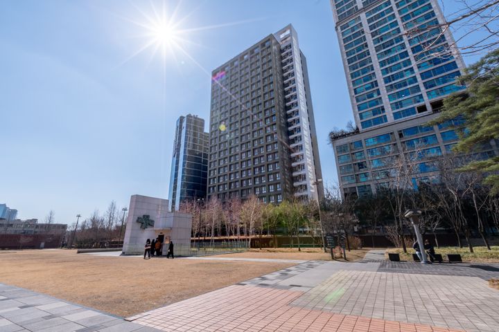 Seoul Station, City Hall, Gwanghwamun C 17th image