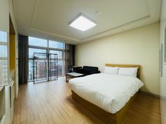Spacious studio apartment near Seoul Station 0th image
