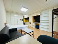 Spacious studio apartment near Seoul Station 5th image