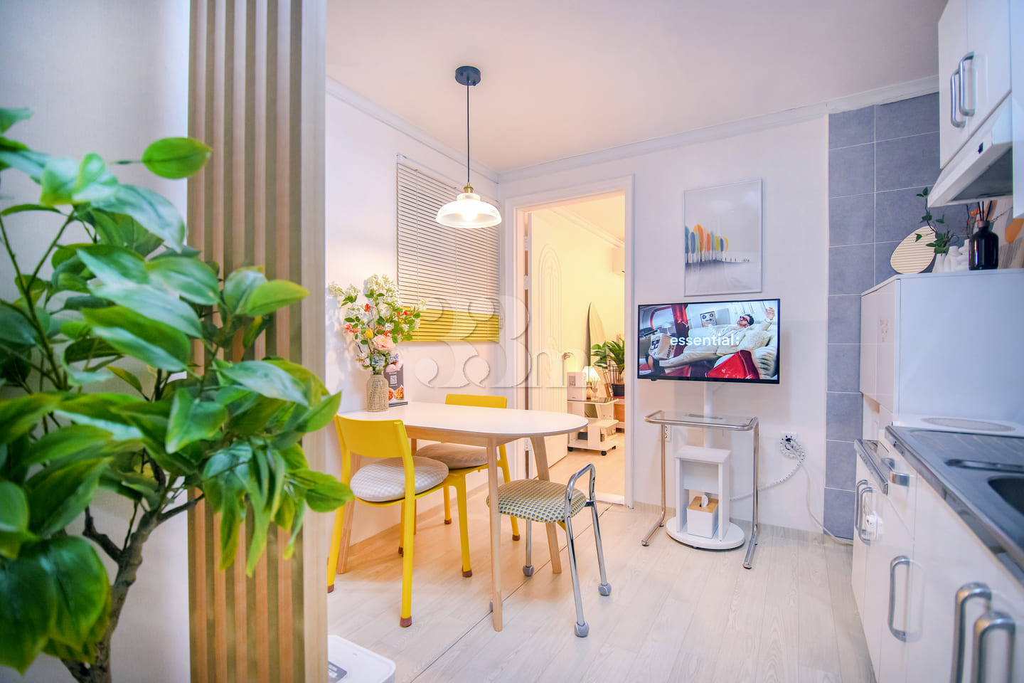 2-bedroom apartment near Sinjeong Station, 2  8th image