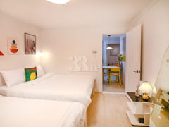 2-bedroom apartment near Sinjeong Station, 2 2th image