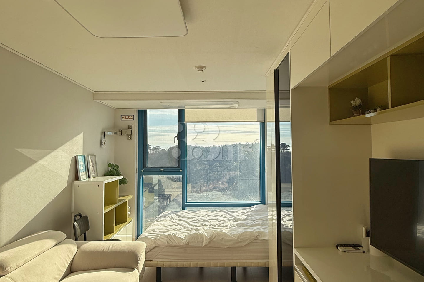A stylish stay with great natural light 1th image