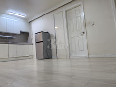 3rd floor of a multi-unit house in Jungsan-do 2th image