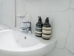 Standard Room 102 9th image