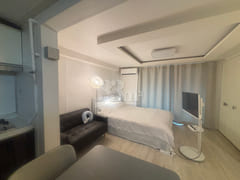 Cozy, fully furnished studio apartment in Yeo 9th image