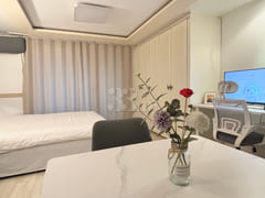 Cozy, fully furnished studio apartment in Yeo 11th image