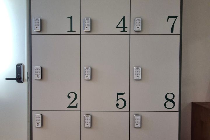 Suite 1, Room 4 2th image