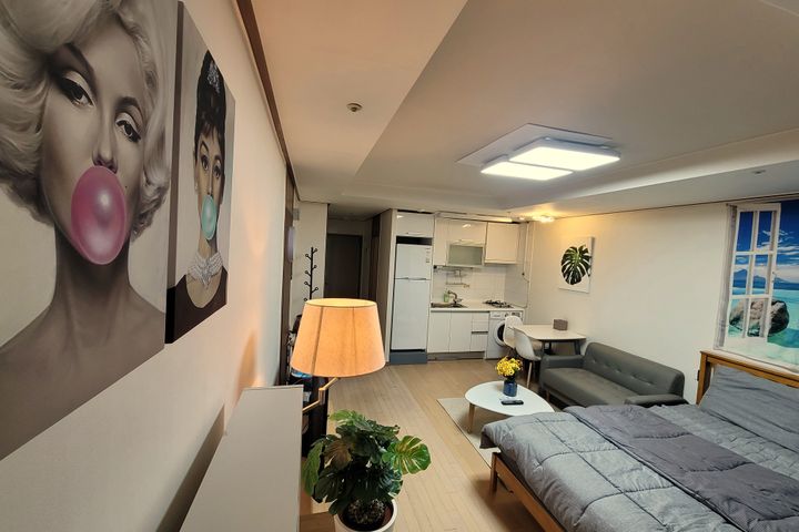 Seolleung Station, Fully Furnished. KC37 0th image