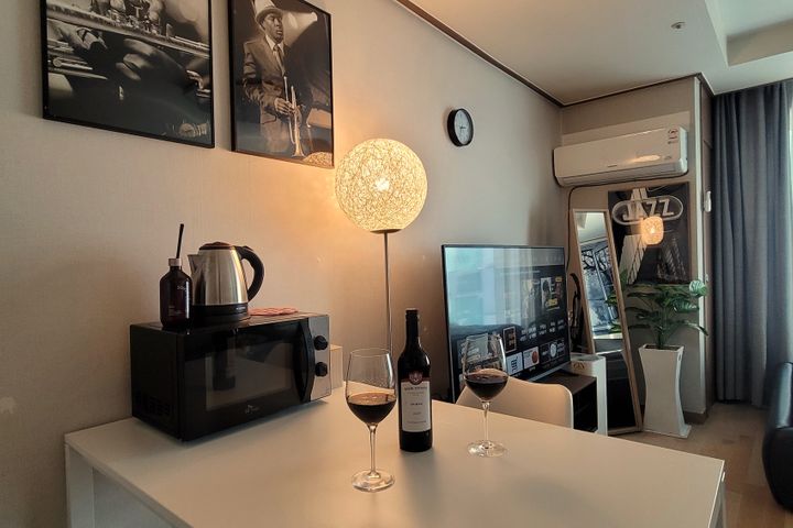 Fully furnished unit near Seolleung Station ( 7th image