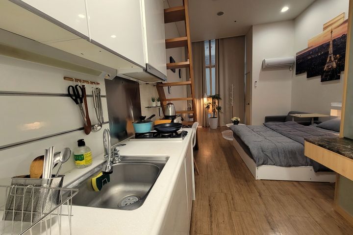 Fully furnished duplex near Seolleung Station 11th image