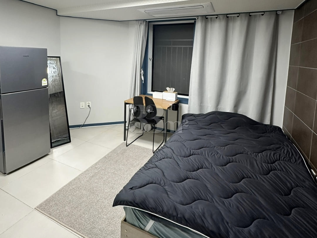 3-minute walk from Hyochang Park Station, new 2th image