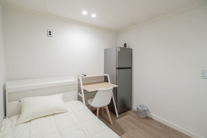 Standard Room 207 5th image
