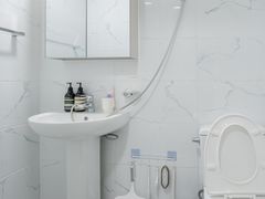 Standard Room 207 8th image
