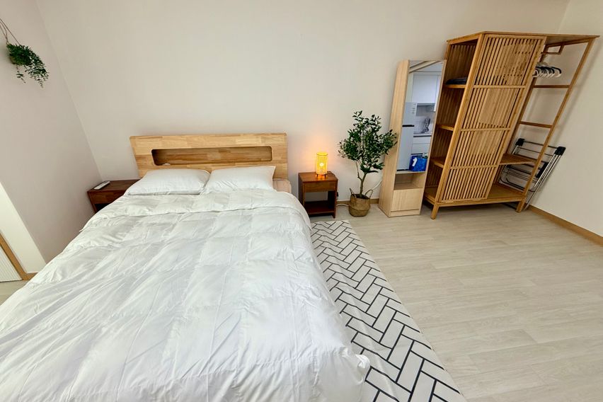 Cozy accommodation, 5 minutes from Hwajeong S 1th image