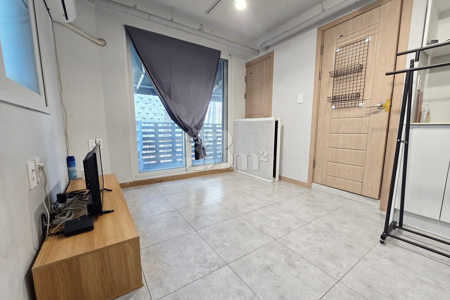 Fully furnished unit with a terrace near Geum 1th image