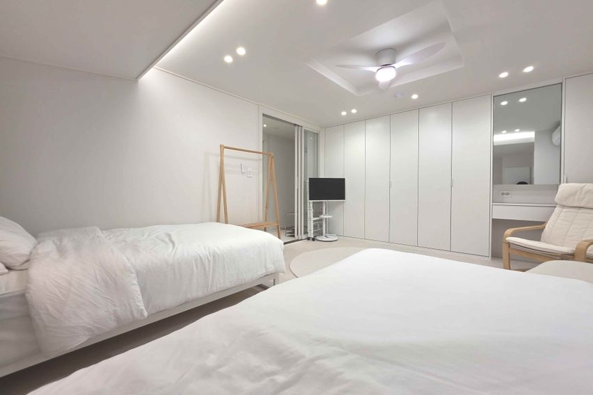 역도보4분1.5룸침대2 1번째 이미지