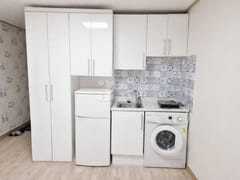 Cozy and quiet, prime-floor unit (43) 3th image