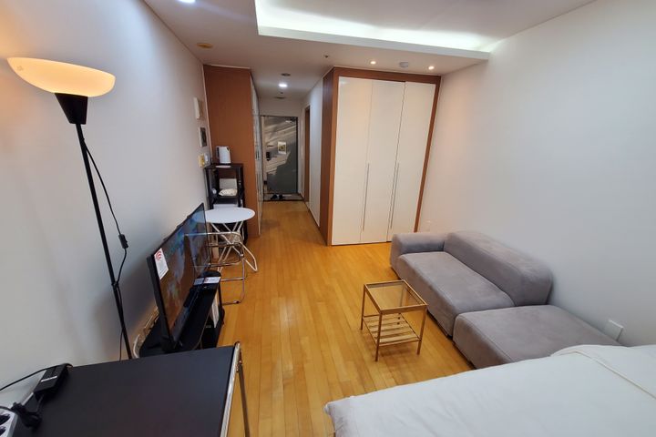 Fully furnished apartment in Daechi-dong, nea 6th image