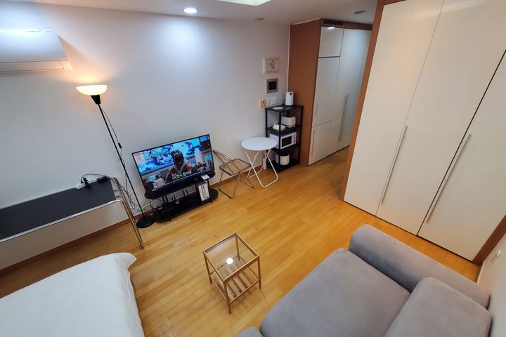 Fully furnished apartment in Daechi-dong, nea 7th image