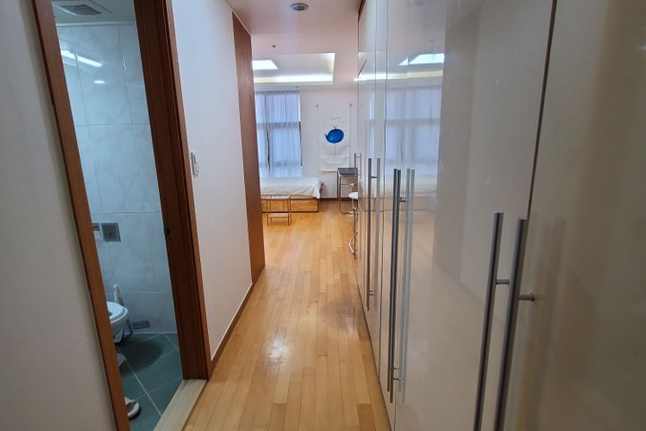 Fully furnished apartment in Daechi-dong, nea 3th image
