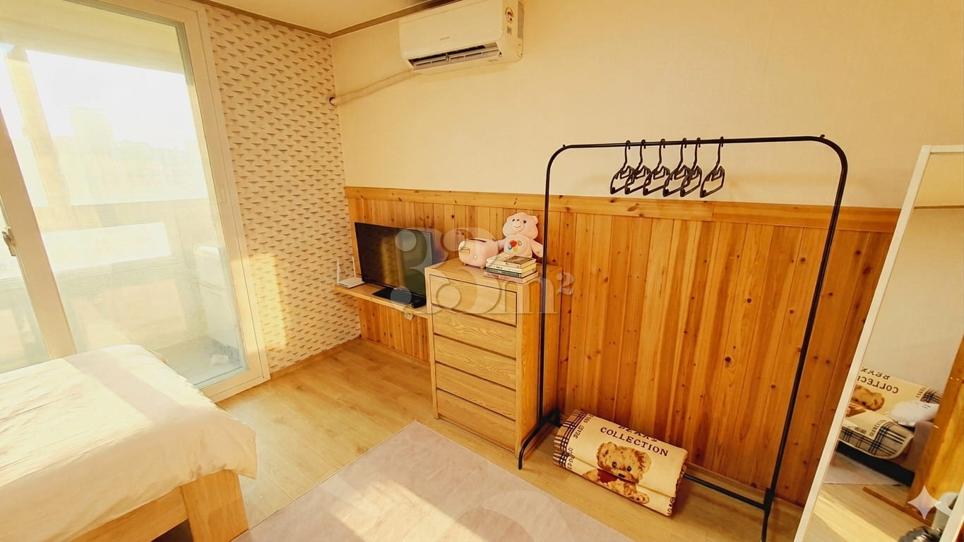 Fully furnished unit near the industrial comp 2th image