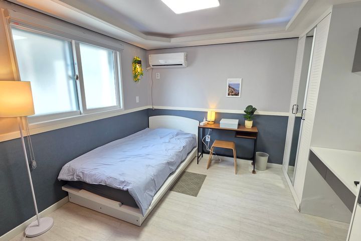 Manhattan Unit 303 2th image