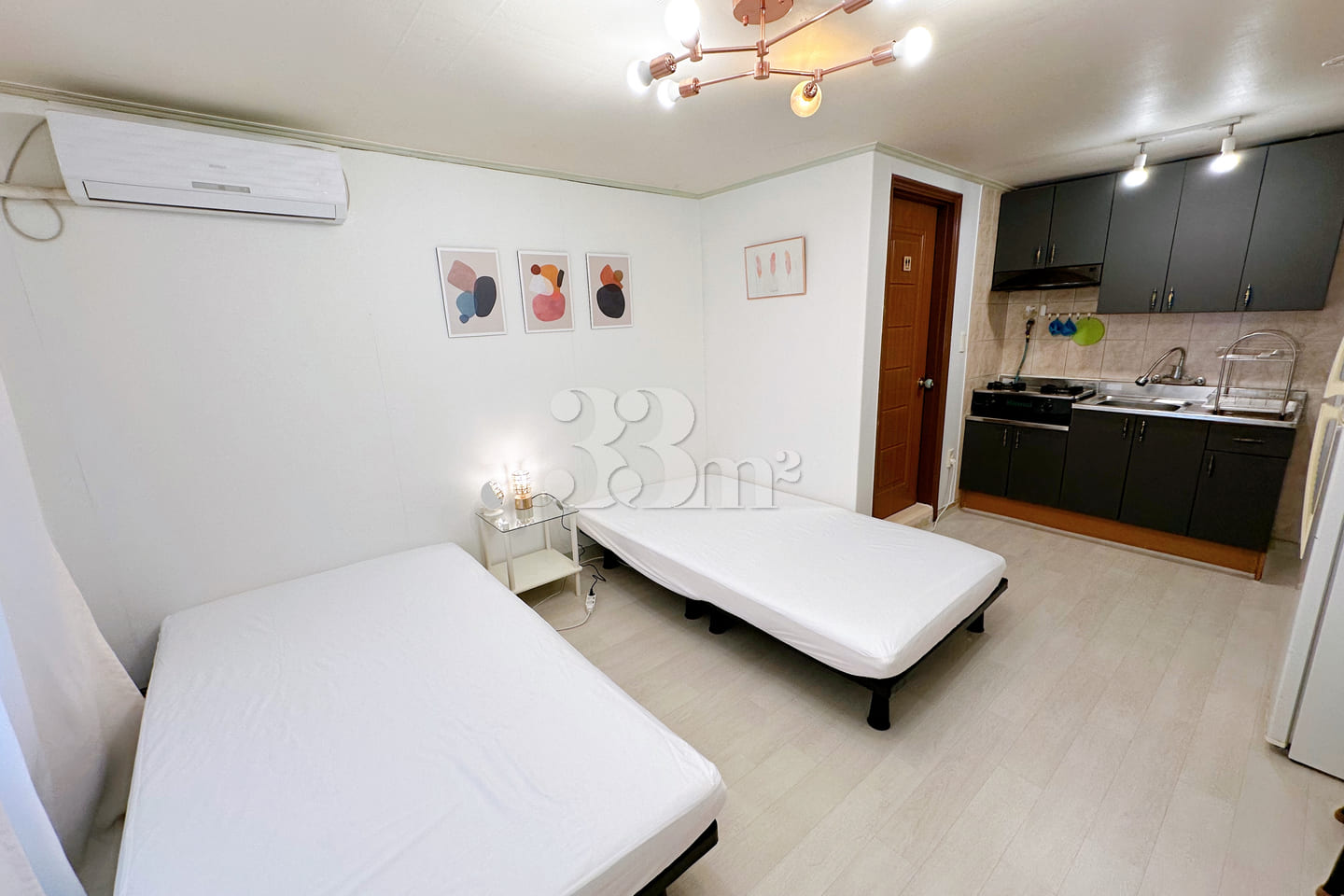 Private studio apartment in Hongdae/Sinchon 3th image