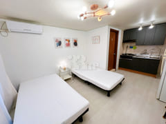 Private studio apartment in Hongdae/Sinchon 3th image