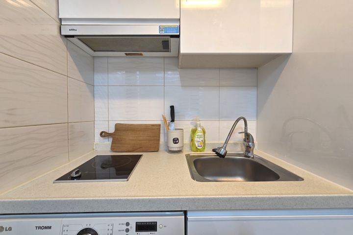 Studio apartment 5 minutes from Sinchon & Ewh 5th image