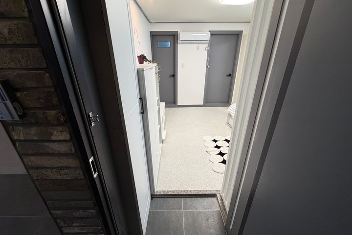 A lovely room near Suseong Market Station 9th image