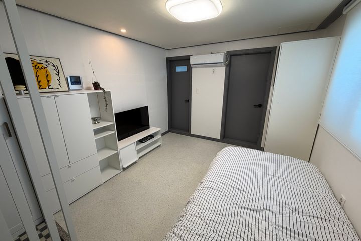 A lovely room near Suseong Market Station 3th image