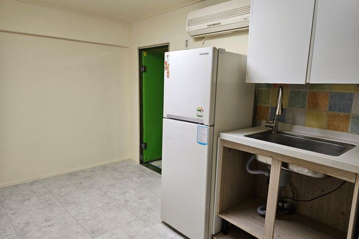 Oneroomtel 102 in Hwanghak-dong 0th image