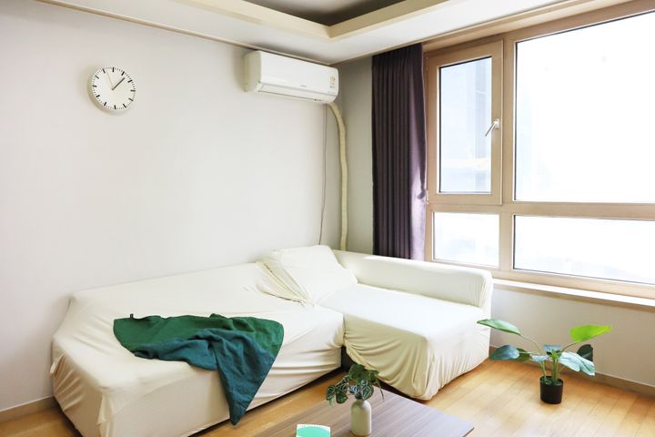 Luxury two-bedroom apartment near Gangnam Sta 0th image