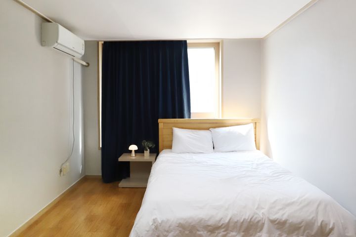 Luxury two-bedroom apartment near Gangnam Sta 2th image
