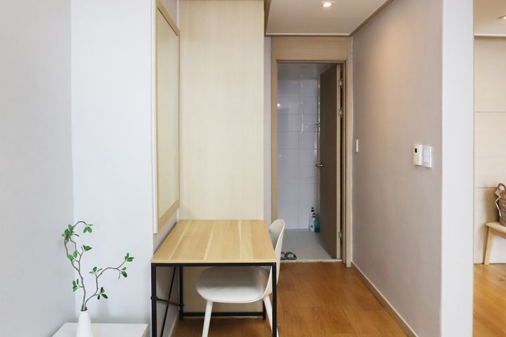 Luxury two-bedroom apartment near Gangnam Sta 3th image