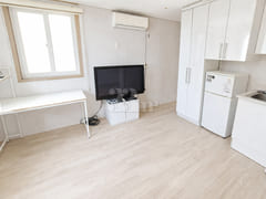 Neat room with new wallpaper (31) 0th image