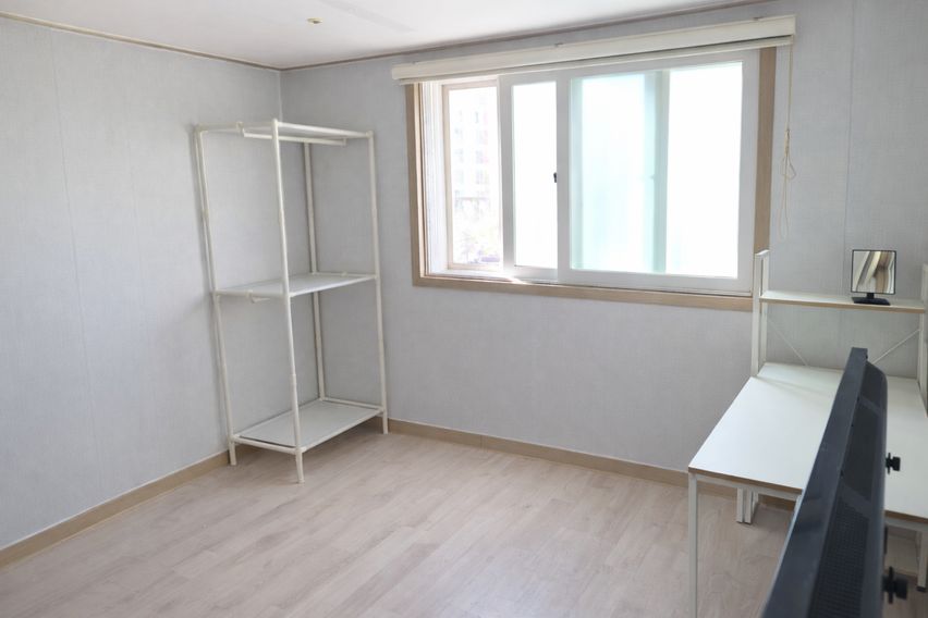 도배새로한 깔끔한 방 1번째 이미지